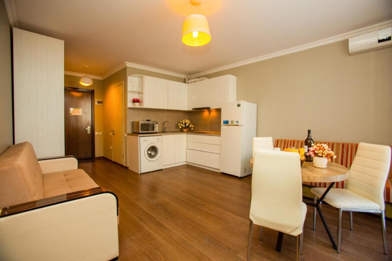 Orbi Luxury Apartments บาทูมิ ภายนอก รูปภาพ