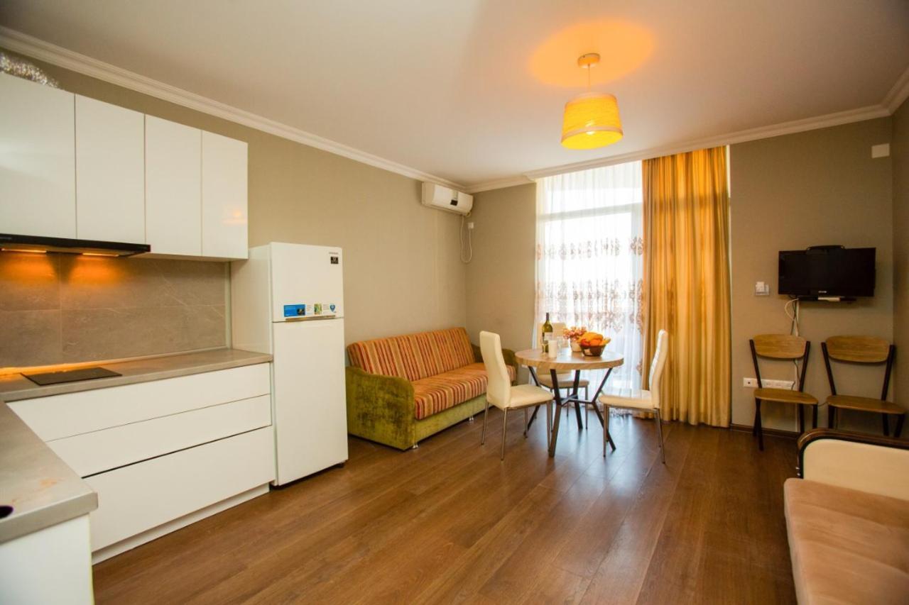 Orbi Luxury Apartments บาทูมิ ภายนอก รูปภาพ